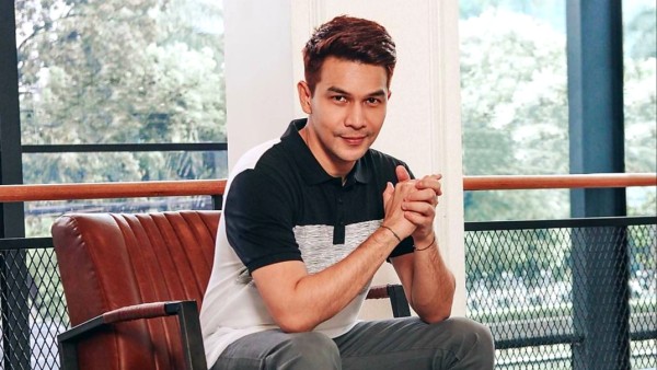 Jonathan Frizzy (Instagram)-1637237757