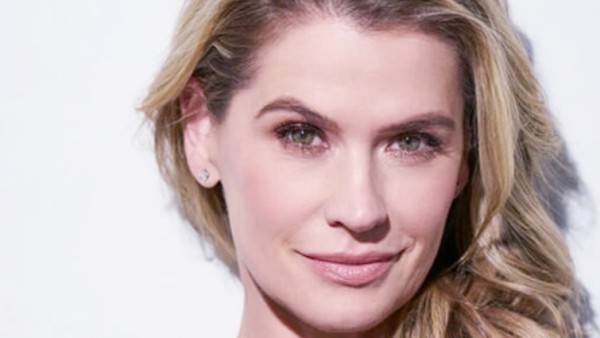 Kristy Swanson (net)-1635863852