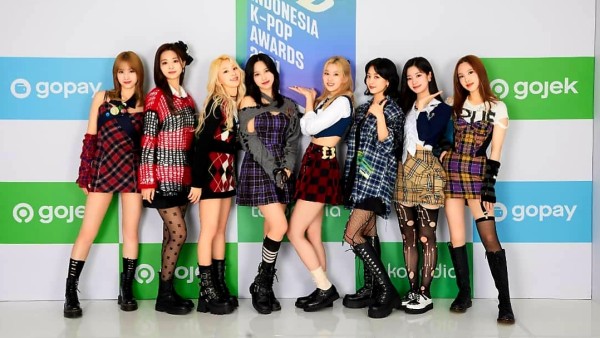 TWICE (net)-1638336194