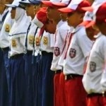 Ilustrasi siswa sekolah sedang melakukan upacara.-1648119728