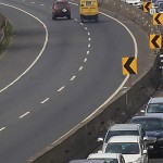 Pemberlakuan one way di ruas Tol Cipularang mengakibatkan kemacetan para pada lajur ke arah Jakarta-1651219001