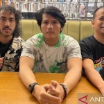 Grup band Nidji saat dijumpai di Sarinah, Jakarta Pusat, Selasa (8/11/2022) (ANTARA/Lifia Mawaddah Putri)-1668068205