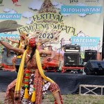 Menari Topeng-1682902982