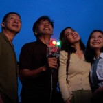 Ringgo Agus Rahman, Donny Damara, Marsha Timothy, dan Hanggini dalam film "Kembang Api" (2023). (ANTARA/HO-Netflix)-1687927578