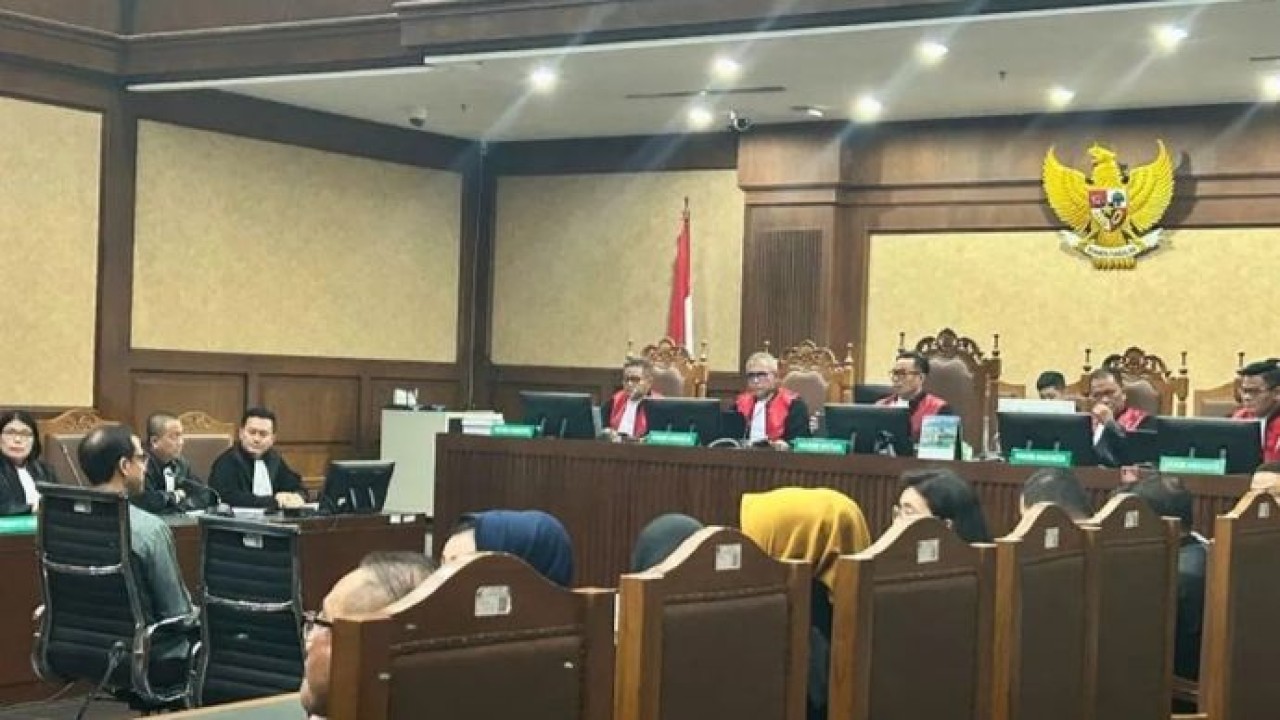 Mendikbudristek periode 2019-2024 Nadiem Anwar Makarim dalam sidang pembacaan surat dakwaan di Pengadilan Tipikor pada PN Jakpus, Senin, 5 Januari 2026. ANTARA/Agatha Olivia Victoria (Antara)