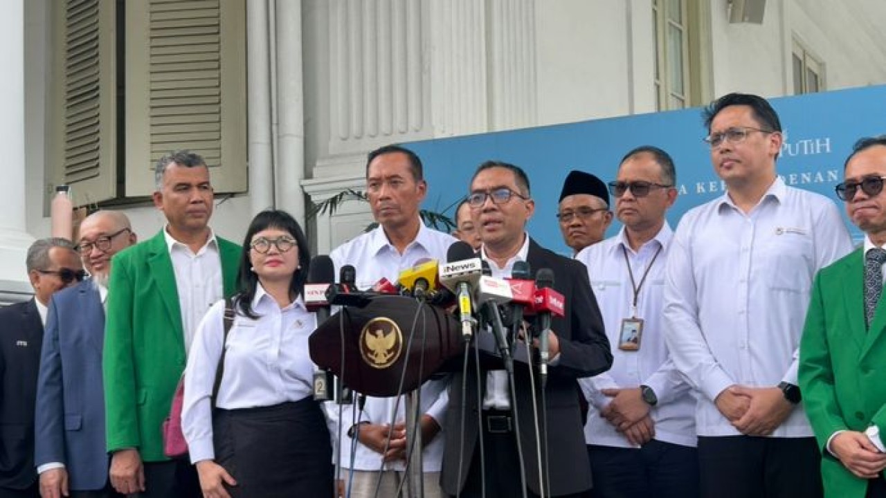 Menteri Pendidikan Tinggi, Sains, dan Teknologi (Mendiktisaintek) Brian Yuliarto (NTVnews)