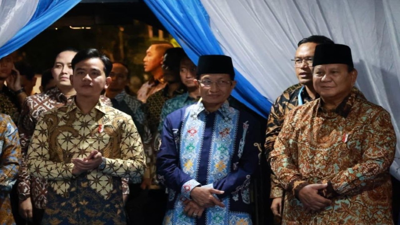 Presiden Prabowo Subianto bersama Wakil Presiden (Wapres) Gibran Rakabuming Raka dan Menteri Agama (Menag) Nasaruddin Umar. (Foto: Dok/Istimewa)
