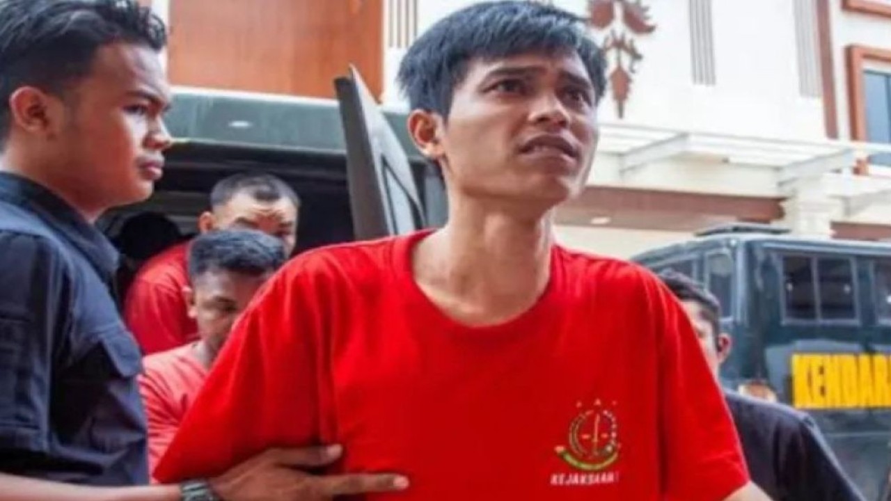 Pengadilan Tinggi Negeri (PN) Batam menjatuhi hukuman 5 tahun penjara kepada salah seorang anak buah kapal (ABK) Sea Dragon, Fandi Ramadhan dalam kasus penyelundupan hampir 2 ton narkotika jenis sabu. (Foto: Antara)