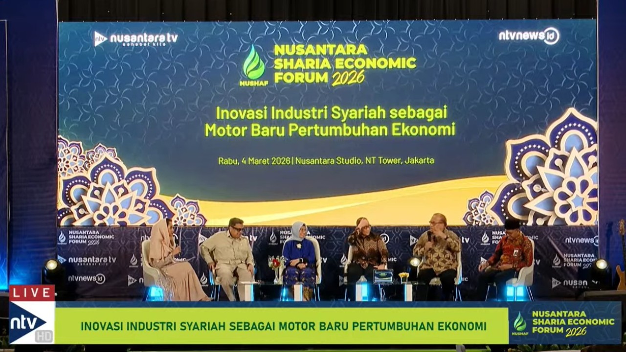 Kepala Badan Penyelenggara Jaminan Produk Halal (BPJPH), Haikal Hassan (kedua dari kiri) dalam Nusantara Sharia Economic Forum (NUSHAF) 2026 di Nusantara Studio, NT Tower, Jakarta, Rabu, 4 Maret 2026. (Foto: NTV)