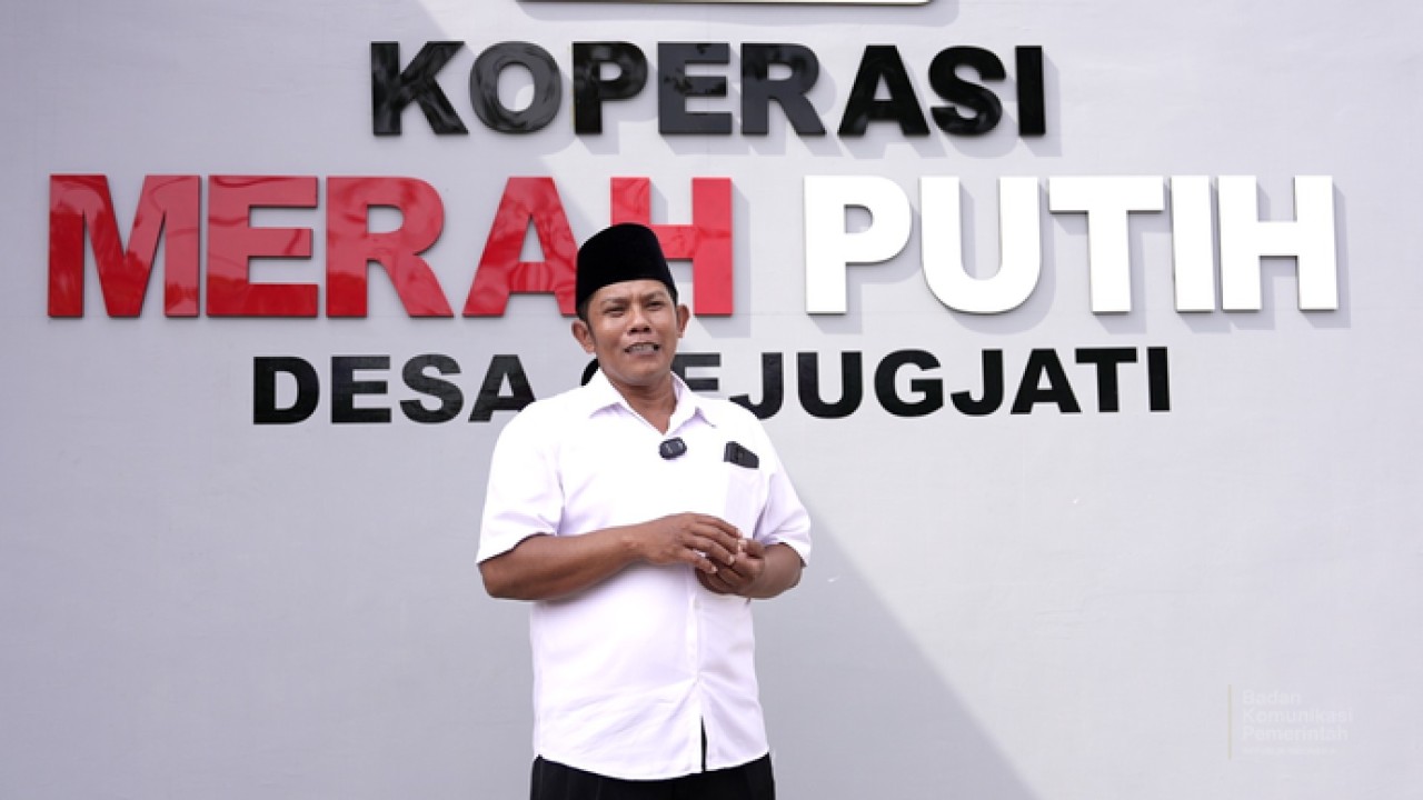 Pengurus Koperasi Desa Merah Putih di Desa Gejugjati, Kabupaten Pasuruan, Jawa Timur, menunjukkan kesiapan koperasi yang kini mulai memasok bahan baku untuk program Makan Bergizi Gratis (MBG). (Istimewa)
