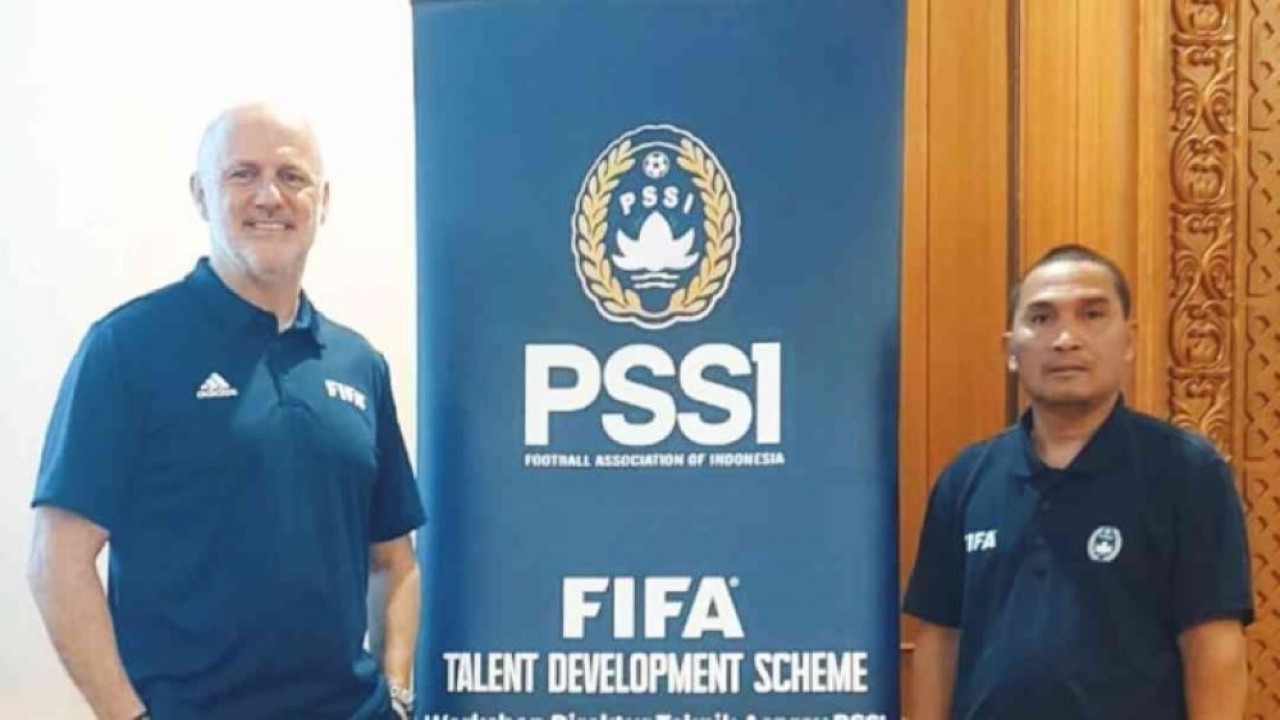 Usman Halik (kanan)/ist