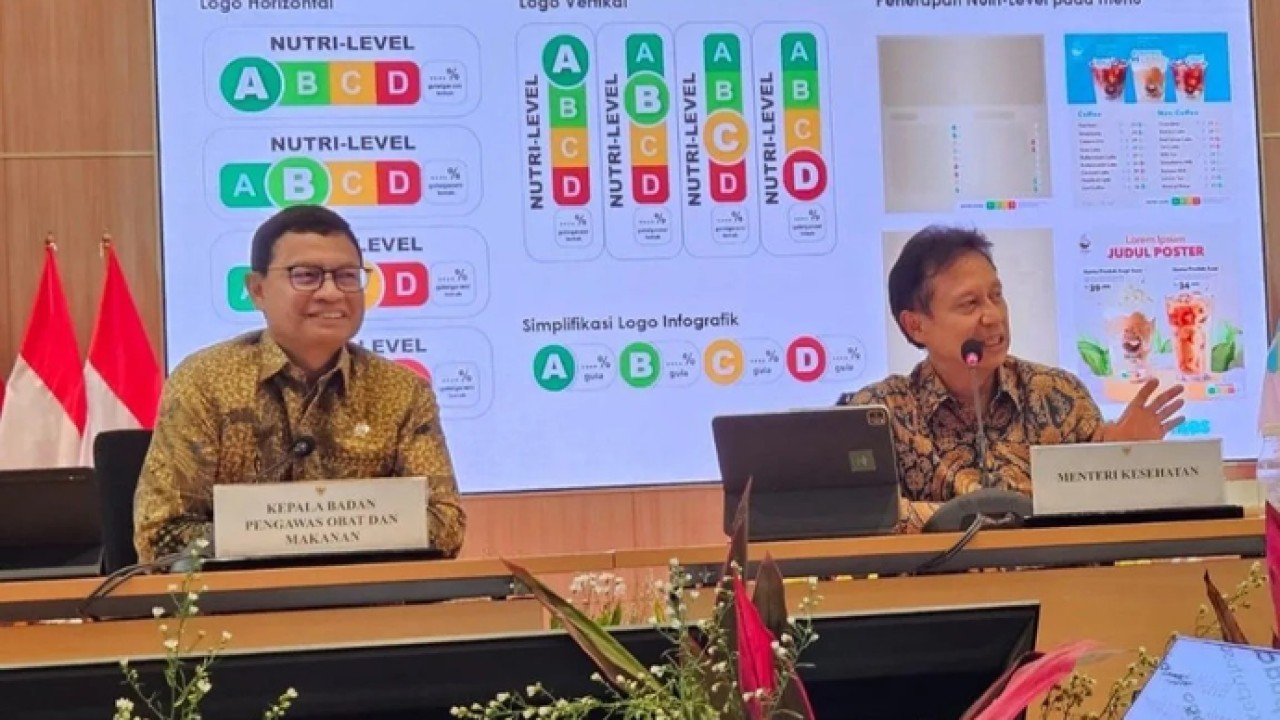 Kepala BPOM Taruna Ikrar (kiri) dan Menteri Kesehatan Budi Gunadi Sadikin (kanan) di Jakarta, Selasa (14/4/2026). ANTARA/Mecca Yumna (Antara)