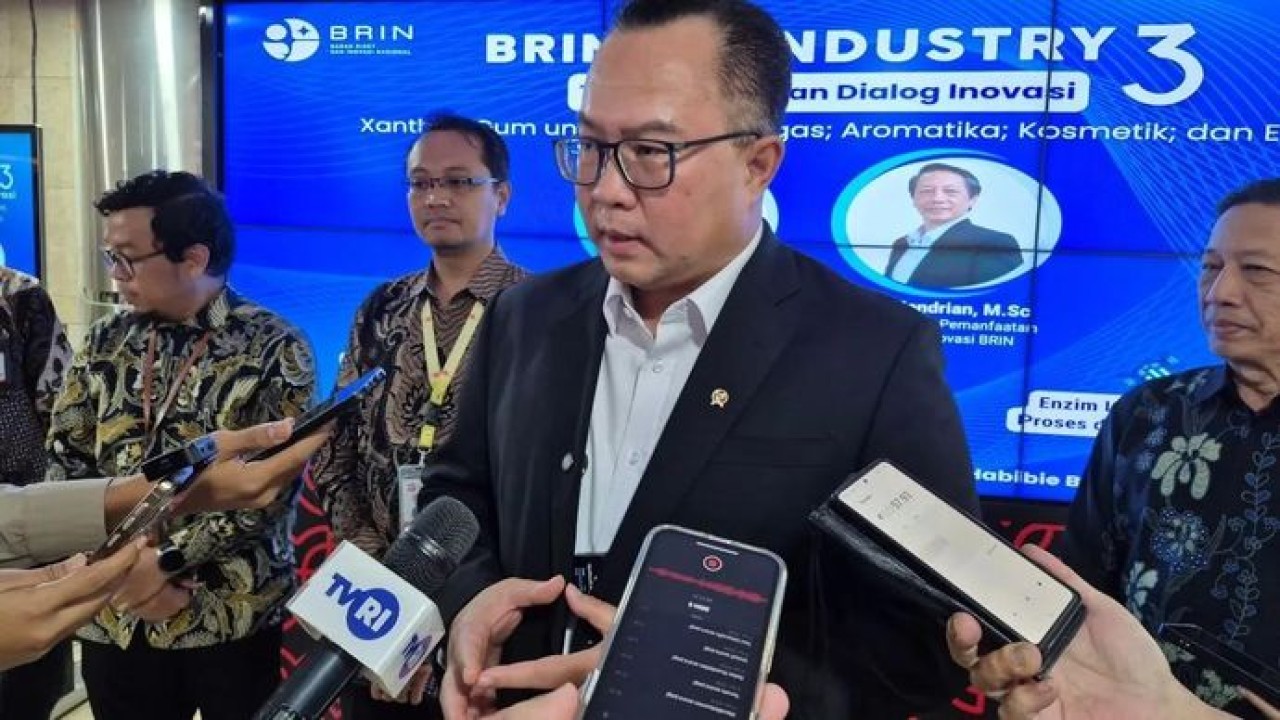 Kepala Badan Riset dan Inovasi Nasional (BRIN) Arif Satria saat ditemui di sela-sela kegiatan BRIN Goes To Industry III di Jakarta, Kamis (16/4/2026). ANTARA/Sean Filo Muhamad (Antara)
