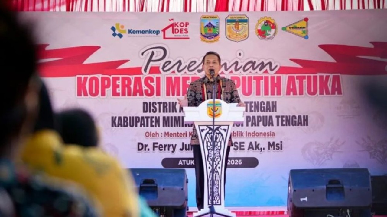 Menteri Koperasi (Menkop) Ferry Juliantono berbicara dalam peresmian Koperasi Merah Putih di Kampung Atuka, Distrik Mimika Tengah, Kabupaten Mimika, Provinsi Papua Tengah, Kamis (9/4/2026). (Foto: ANTARA/HO-Kemenkop)