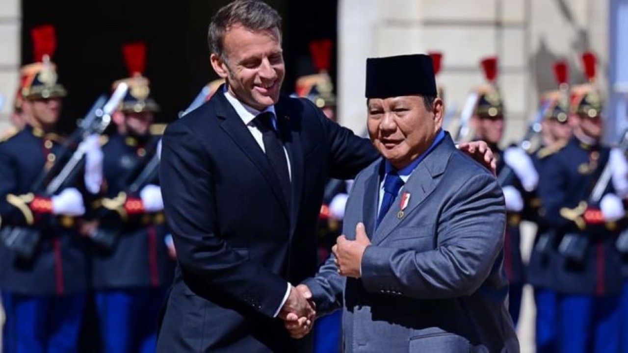 Presiden Republik Indonesia Prabowo Subianto melanjutkan rangkaian diplomasi strategisnya dengan melakukan pertemuan bersama Presiden Republik Prancis Emmanuel Macron (Sekretariat Presiden)
