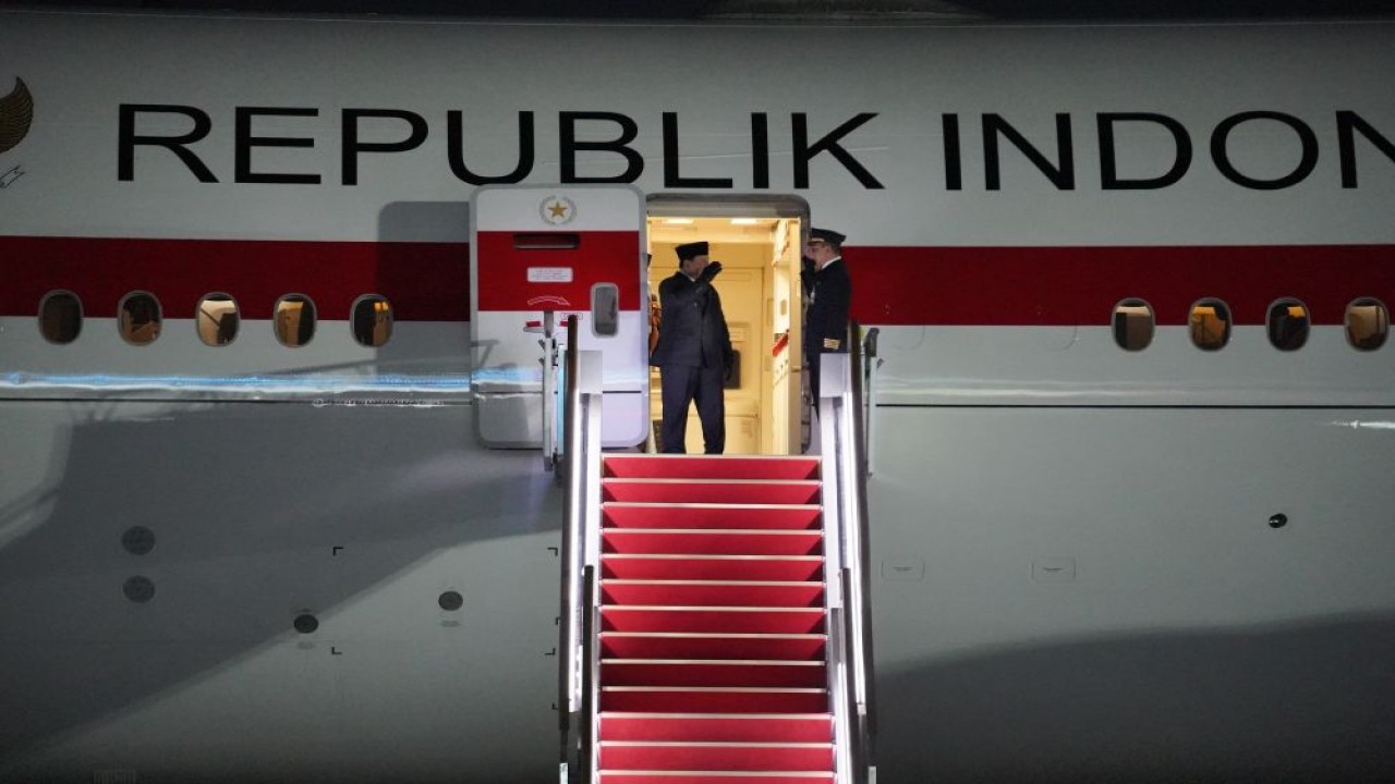 Presiden Prabowo Subianto tiba di Seoul Air Base (Seongnam Airbase), Korea Selatan, Selasa (31/3/2026). (Foto: Dok/Istimewa/Bakom RI)