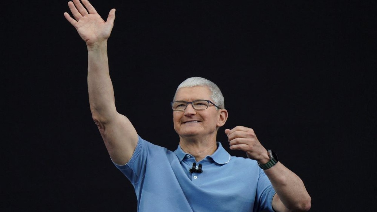 Tim Cook tinggalkan kursi CEO Apple. (Foto: Reuters)