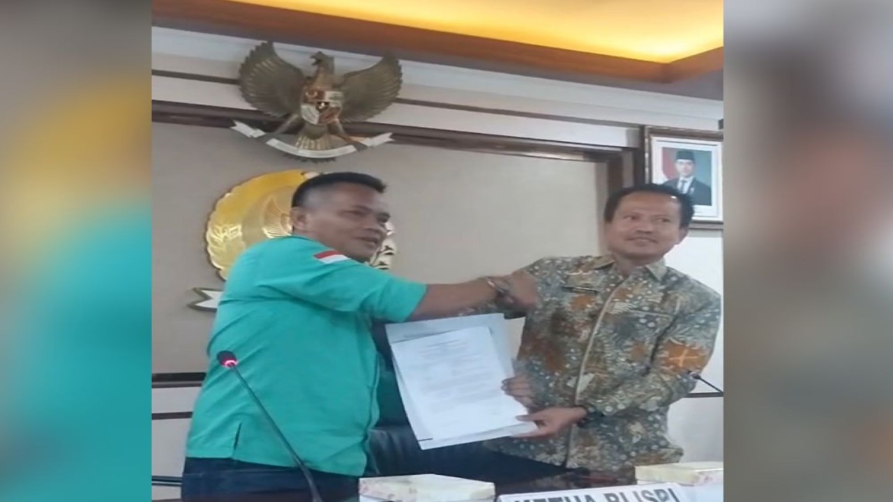 Ketua Umum BLISPI Subagja (kiri) bersama perwakilan DPD RI/ist