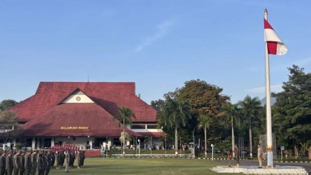 Wakil Menteri Dalam Negeri (Wamendagri) Bima Arya resmi menutup retret Kepala Daerah gelombang II di IPDN. (Foto: Antara)