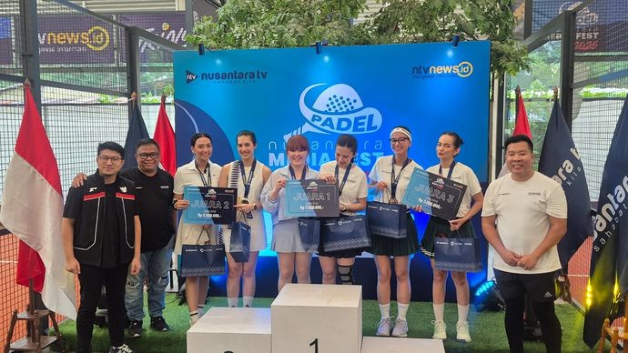 Pemenang Ganda Putri Nusantara Media Fest 2026 Padel Series di Padel Pro Satrio Club, Jakarta, Sabtu 4 Juli 2026. (Ntvnews.id-Muslimin Trisyuliono)