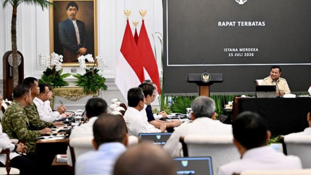 Presiden Prabowo Subianto dan jajaran kabinet melakukan Rapat Terbatas di Istana Negara. (Foto: Sekretariat Presiden)