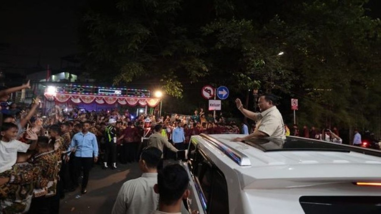 Presiden Prabowo Subianto menjajal Kereta Api (KA) Nusantara Explorer usai rangkaian acara peresmian revitalisasi Stasiun Tawang di Kota Semarang serta seremoni akad massal KPR rumah subsidi dan KUR di Kabupaten Batang, Jawa Tengah, pada Kamis, 30 Juli 2026. (Foto: Istimewa)