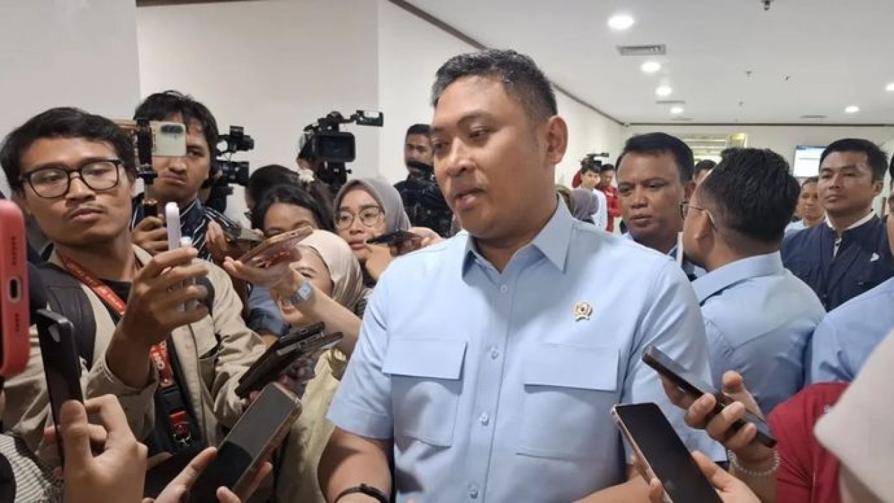 Kepala Badan Gizi Nasional (BGN) Sudaryono memberikan keterangan kepada wartawan seusai rapat koordinasi terbatas terkait perbaikan tata kelola Program Makan Bergizi Gratis (MBG) di Jakarta, Rabu (26/8/2026). (Antara)