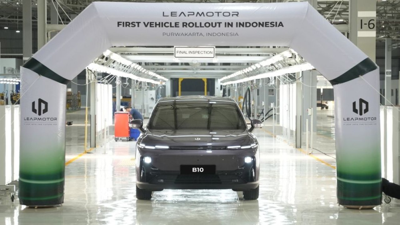 Leapmotor resmi memulai perakitan lokal kendaraan listrik di Indonesia dengan Leapmotor B10 dan Leapmotor C10 sebagai model pertama yang diproduksi di dalam negeri. (Foto: Dok/Istimewa)