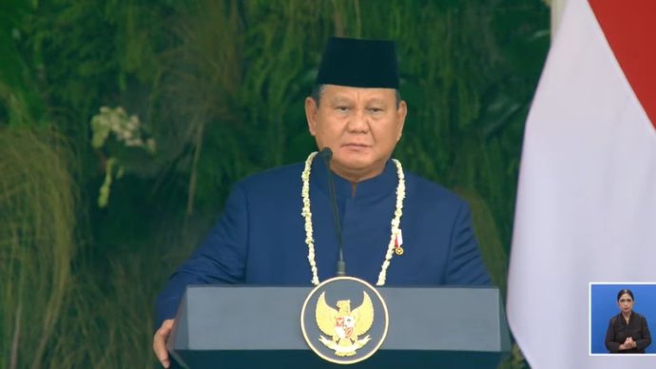 Presiden Prabowo Subianto selaku inspektur Upacara Detik-Detik Proklamasi mengajak seluruh elemen bangsa untuk mendoakan warga terdampak bencana gempa di Sumatra dan Nusa Tenggara Timur (NTT). (Foto: Istimewa)