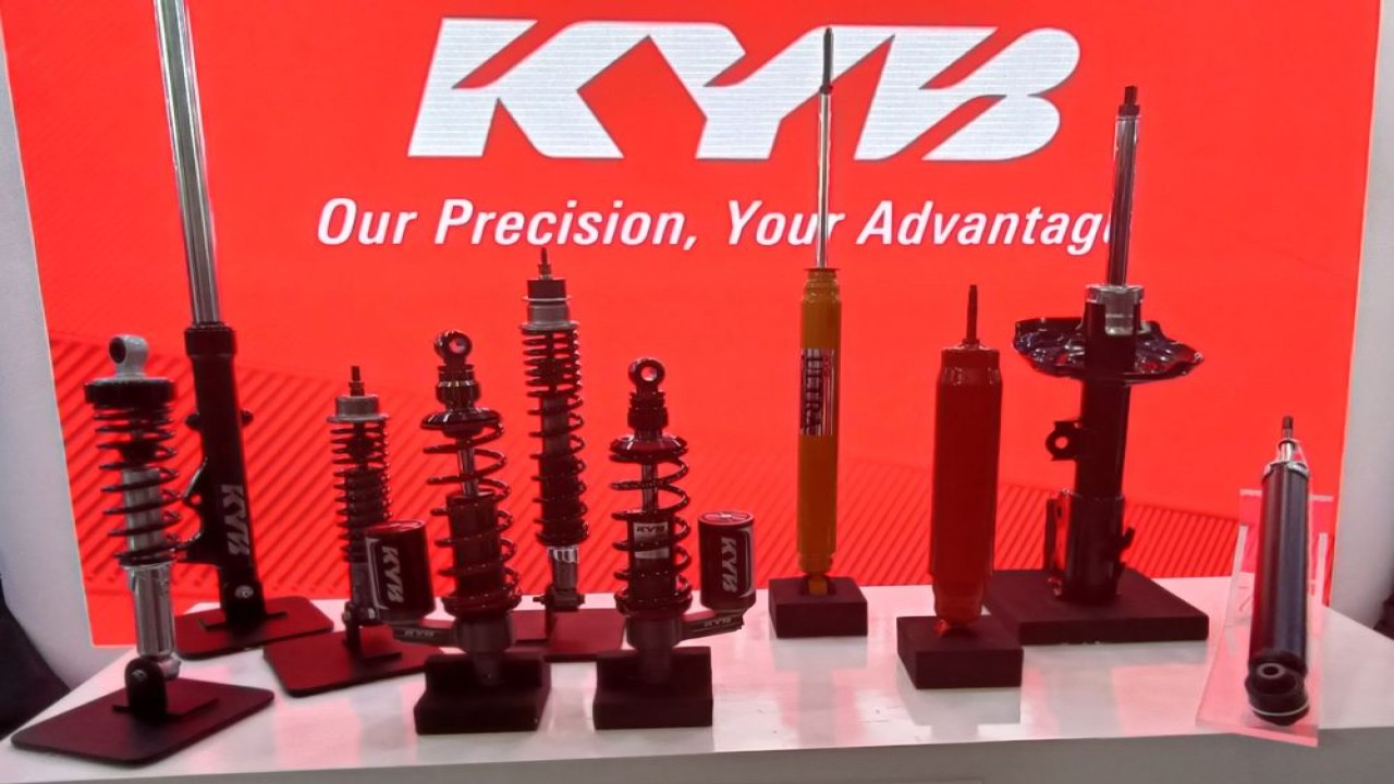 PT Astra Otoparts Tbk melalui PT Kayaba Indonesia (KYB) meluncurkan jajaran shockbreaker terbaru di ajang GIIAS 2026 pada Jumat (7/8/2026). (Foto: Adiantoro/NTV)