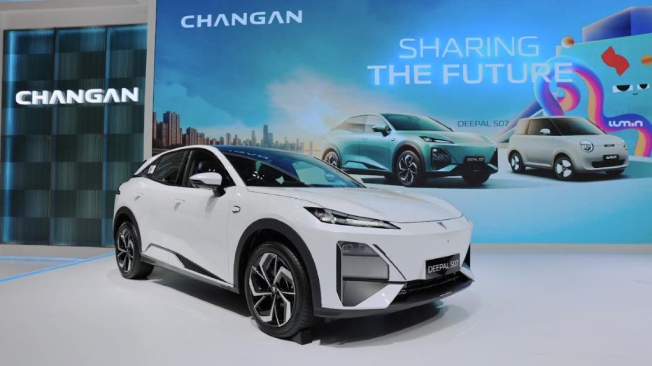 Changan Deepal S07 tampil di ajang Gaikindo Jakarta Auto Week (GJAW) 2025. (Foto: Istimewa)