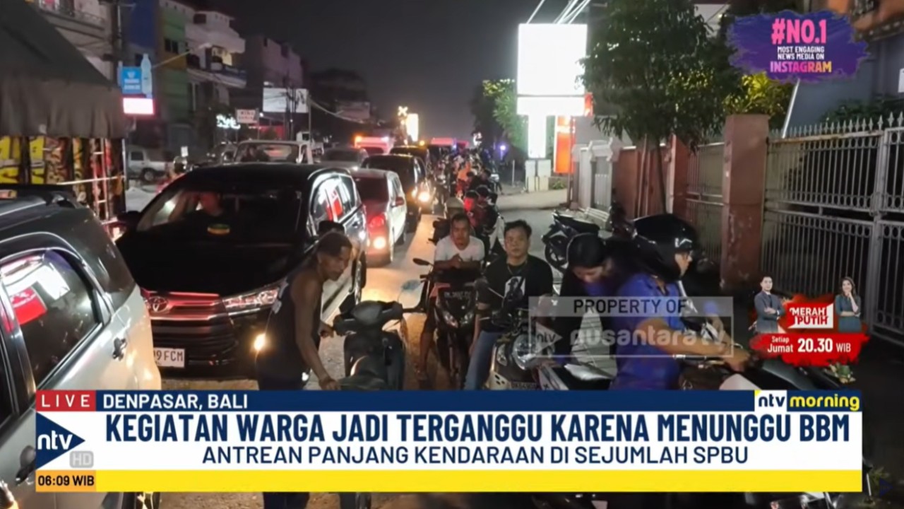Antrean konsumen bahan bakar minyak (BBM) di Bali mengular di sejumlah SPBU hingga berjam-jam pada Selasa malam (13/10/2026).